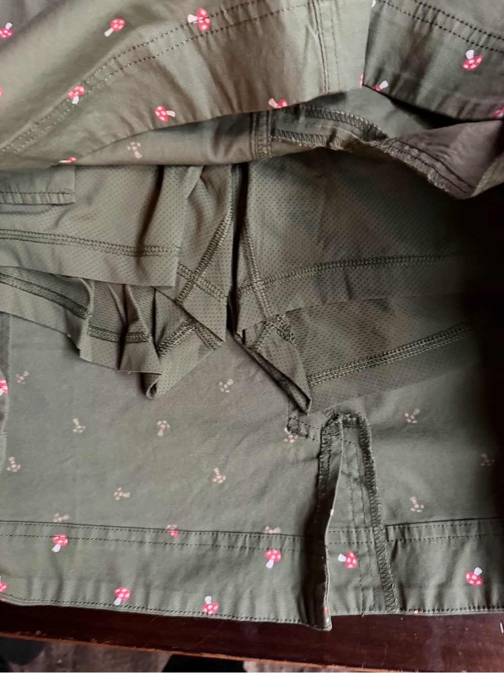 NWT Duluth Trading Company Mushroom Print Rootstock Gardening Skort - Picture 3 of 7